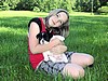 Otík s malou paničkou